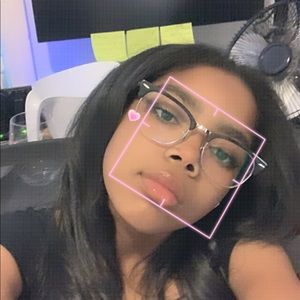 Meet your Posher, Laila